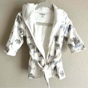 Burt's Bees Baby Elephant Print Robe - White and Gray